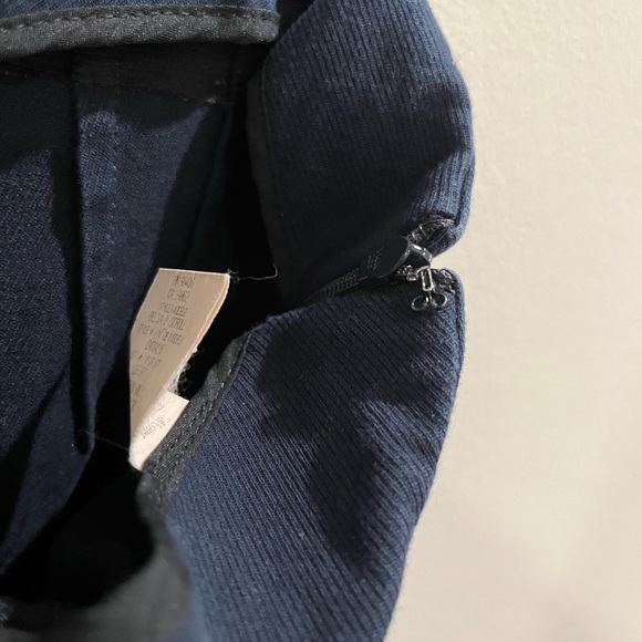 Theory Belisa 2 Pants - Dark Navy - Size 10
Sku#62 - Picture 5 of 6